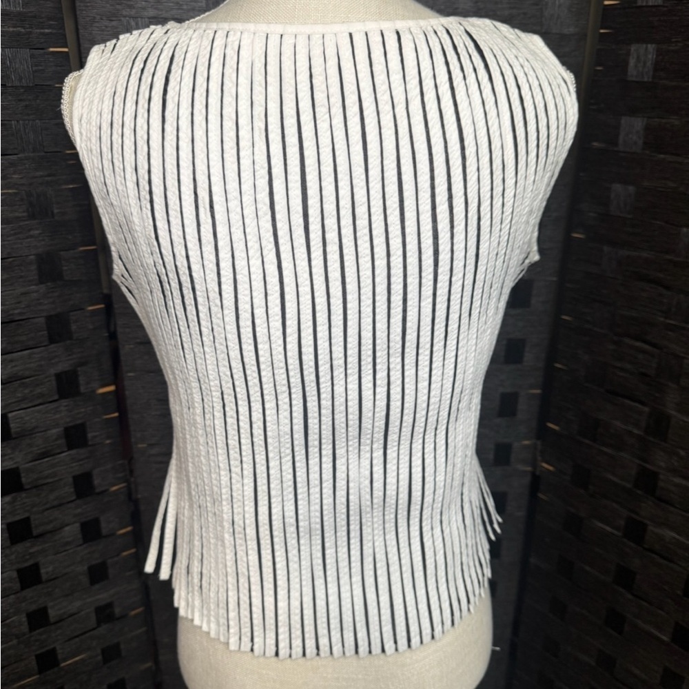 Obstinee Geometric Black and White Women's Top - Picture 2 of 4
